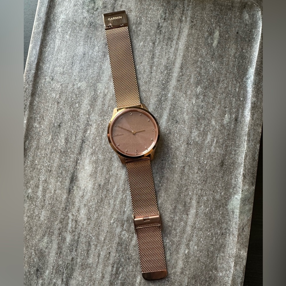 Garmin Vivomove Luxe Smart Watch